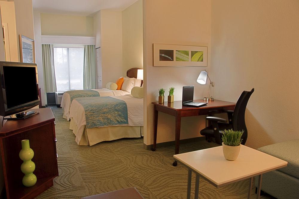 Springhill By Marriott Westshore Hotel 3*