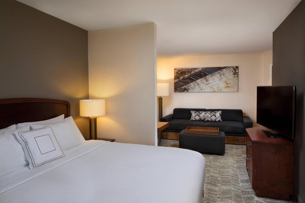 Springhill By Marriott Westshore Hotel