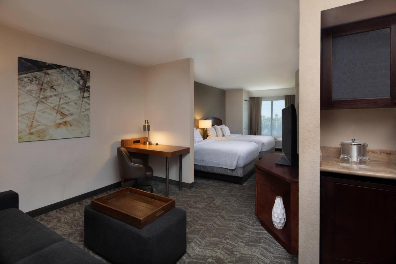 Springhill By Marriott Westshore Hotel