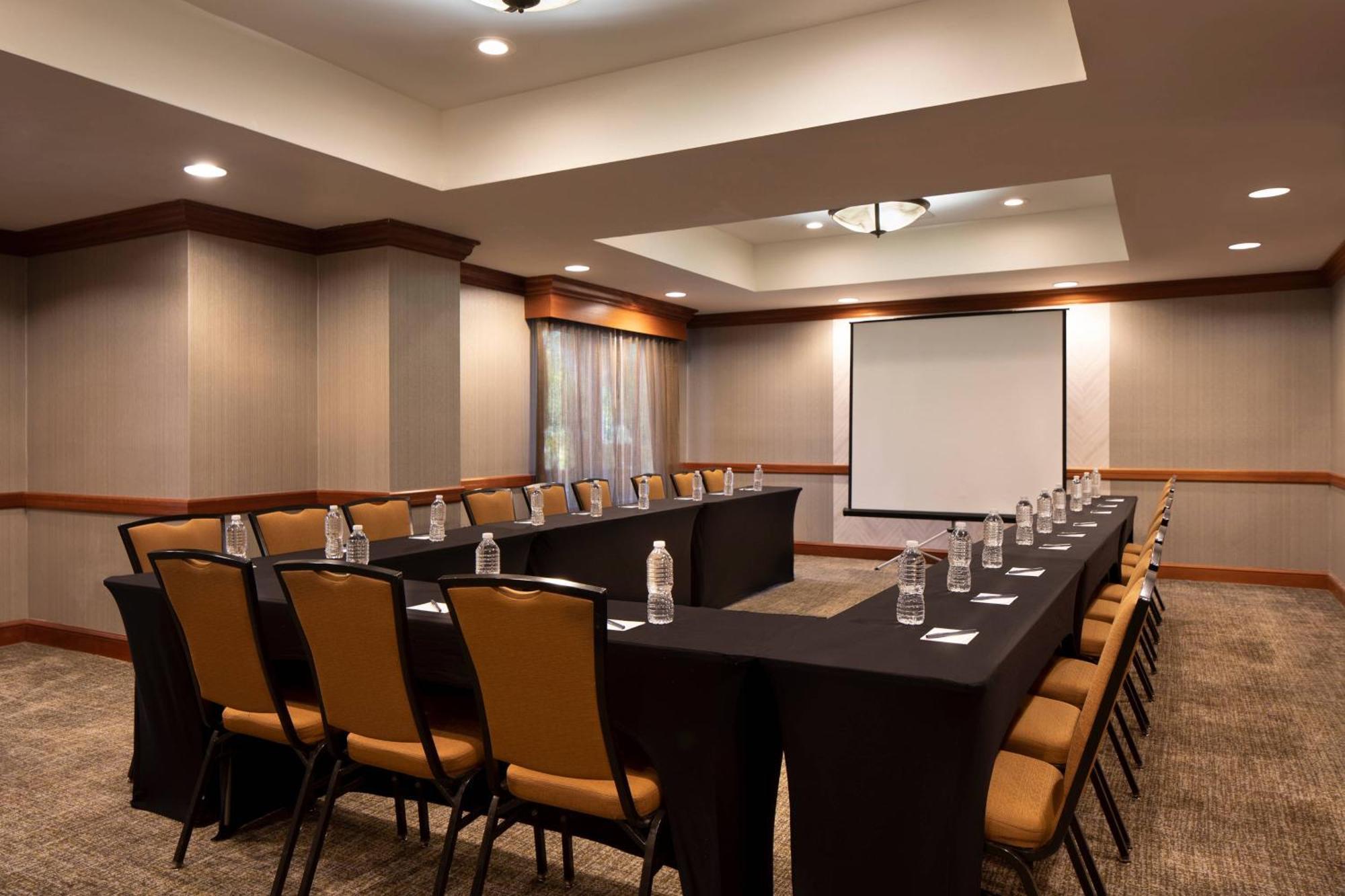 Springhill By Marriott Westshore Hotel 3*