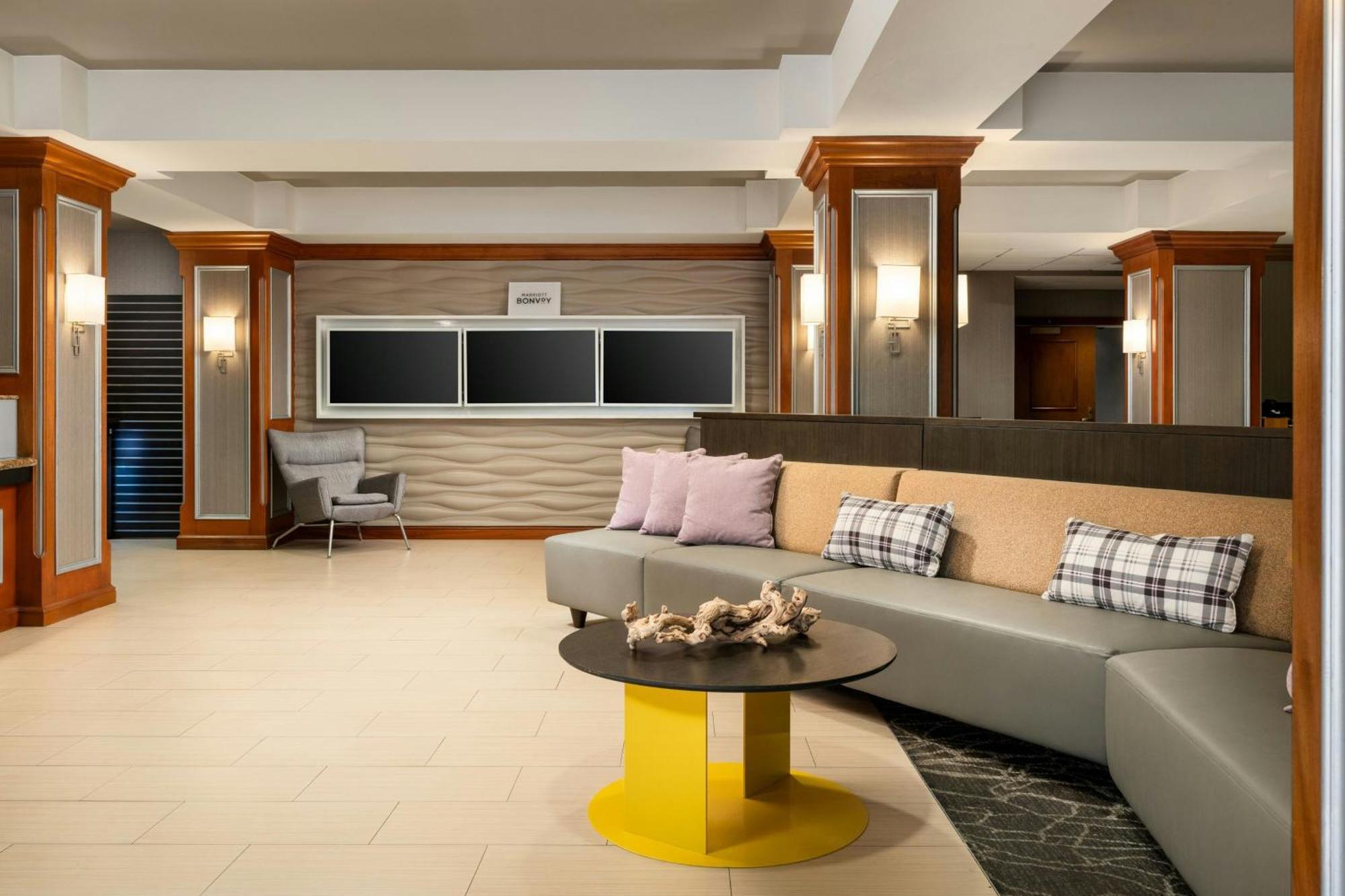 Springhill By Marriott Westshore Hotel