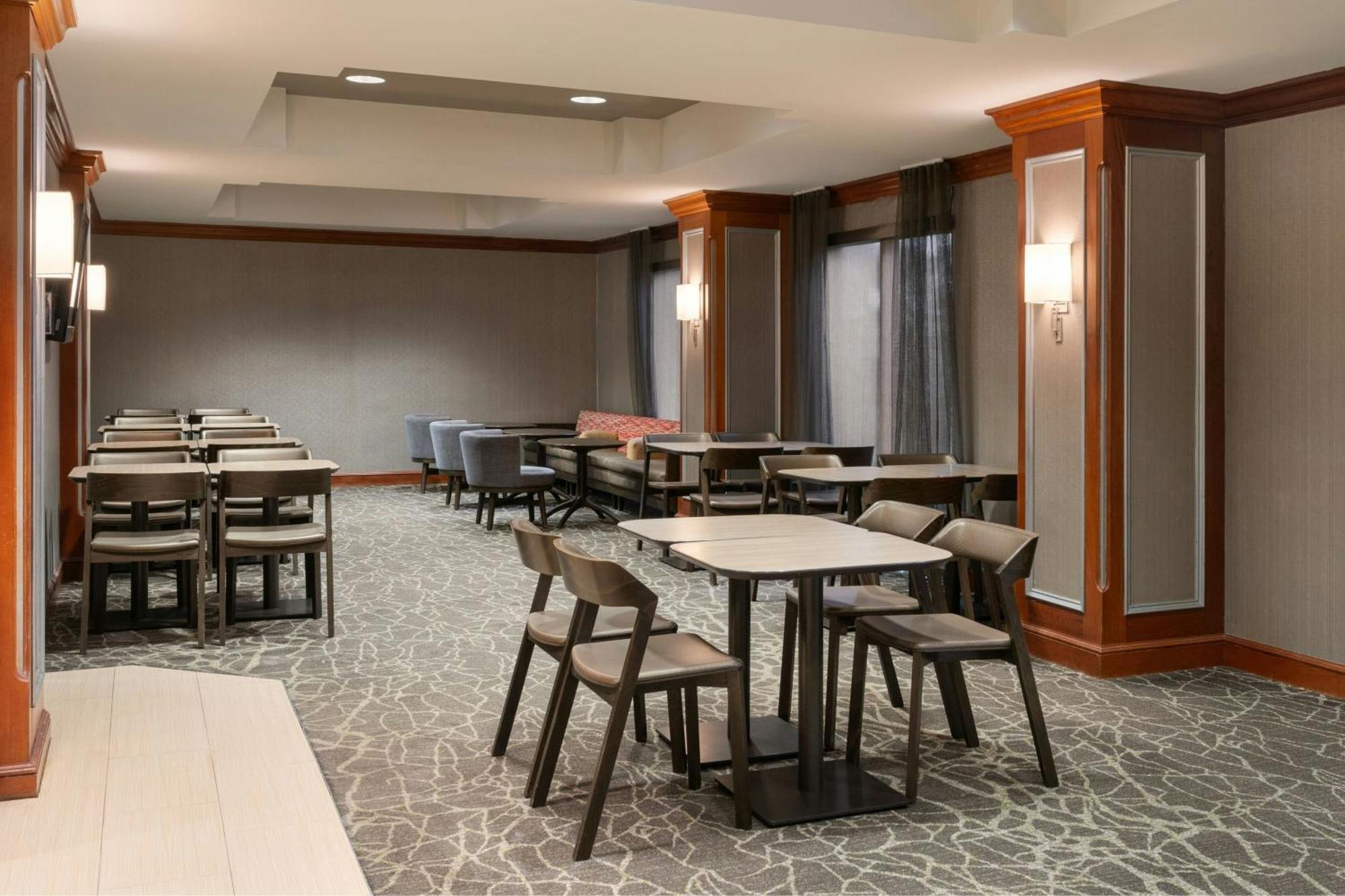Springhill By Marriott Westshore 3*