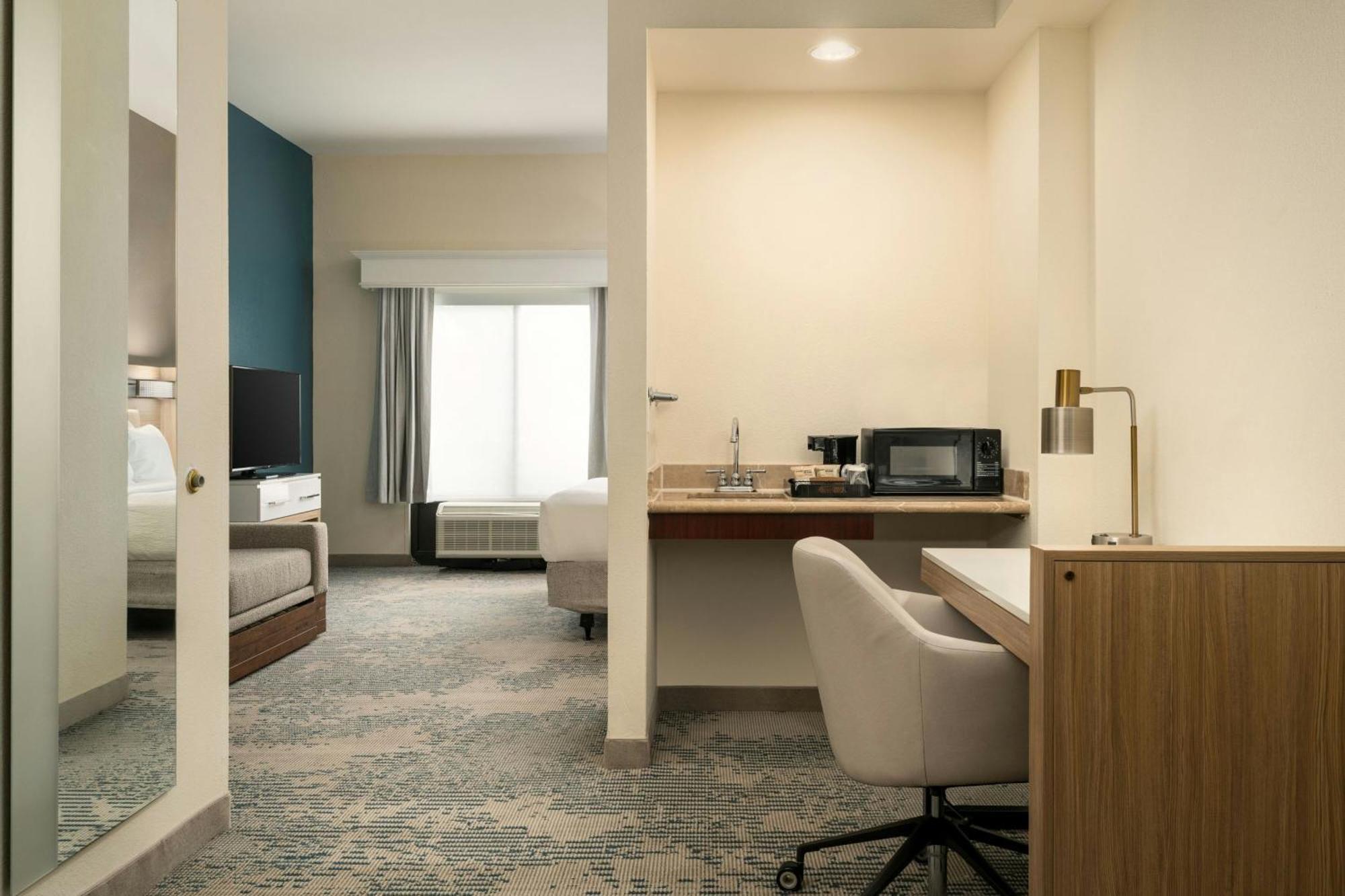 Springhill By Marriott Westshore Hotel 3*