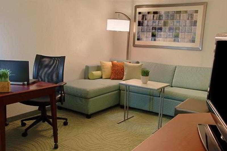 Springhill By Marriott Westshore 3*